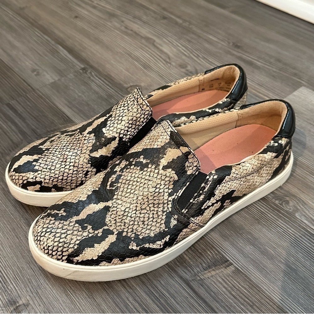 DR. SCHOLL'S Comfort Madison Animal Print Slip On Flats Sneakers Size 8 - Picture 3 of 12